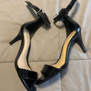 Gianni Bini kitten heels